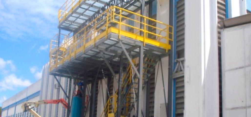 http://Plataforma%20de%20trabalho%20industrial%20metálica